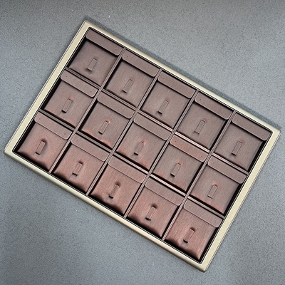 355 * 255 * 25mm Khay trang sức màu nâu PU hiển thị cho vòng hoa tai mặt dây chuyền vòng cổ